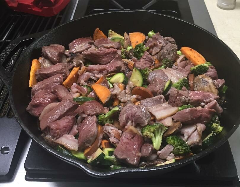 Easy Steak and Veggie Skillet Recipe - Cast Iron Cooking